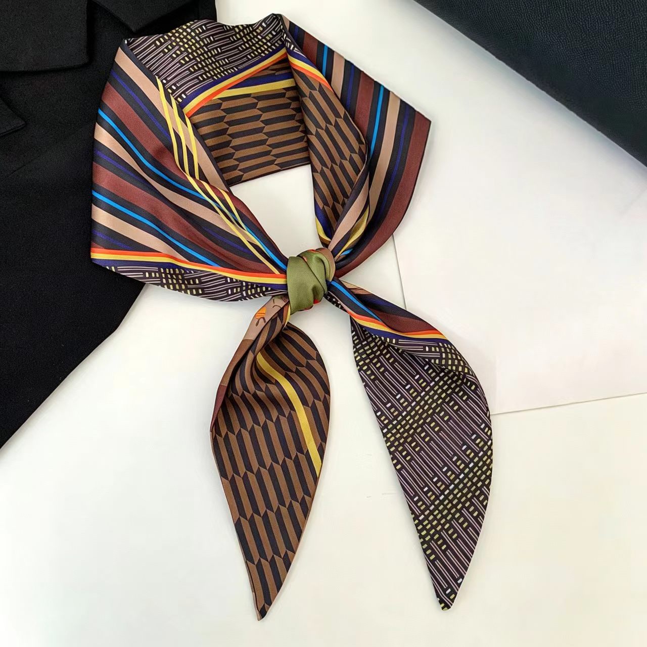 Silk Neck Scarf - Luxuriöses bedrucktes langes Haarband, Seidenschal mit