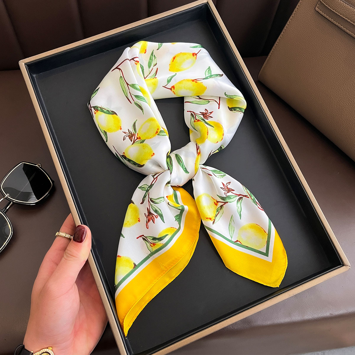2025 neue Gelbe Zitrone Druck  – Silk Neck Scarf Bewertung und Preis